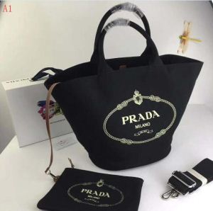 ミックス感が溢れる　人気デザインで欲しい　PRADA プラダ 4色可選 トートバッグ