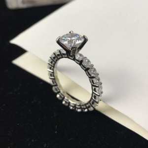 人気ランキング最高 リング指輪 限定色がお目見え ティファニー TiffanyCo