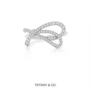 リング指輪 季節感のあるファッション ティファニー おしゃれな夏ファッション2020 TiffanyCo 風通しのよい