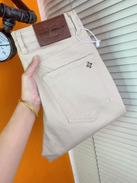 2025春先LOUIS VUITTON ルイヴィトンジーンズ/デニムステートメント