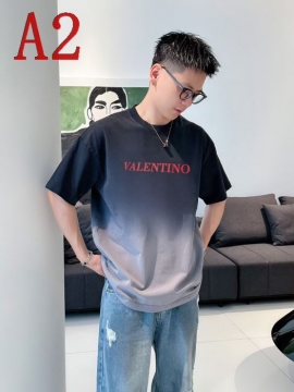 2025新作VALENTINO ヴァレンティノエッジィデザインTシャツ