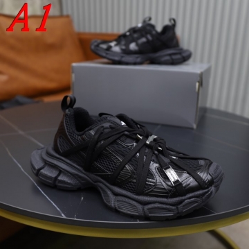 BALENCIAGAスニーカー【コスパ最高】ワイド版で足楽々◎長時間履きに最適