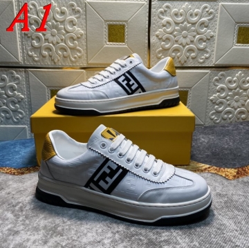 FENDI スニーカーオフィスで差がつく！シックなモノトーンモデル  