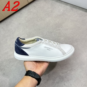 GIVENCHY スニーカー学生男子の定番！汚れにくいダークカラー  