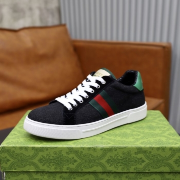 GUCCI スニーカー秋の夜長に◎反射材付きで安全ラン