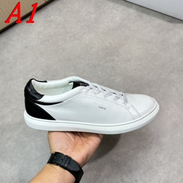 GIVENCHY スニーカー学生男子の定番！汚れにくいダークカラー