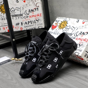 DOLCE＆GABBANA スニーカー梅雨時期の救世主★撥水＆抗菌加工