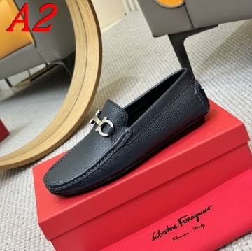 FERRAGAMO スニーカーアウトドア女子へ！迷彩柄で山コーデ  