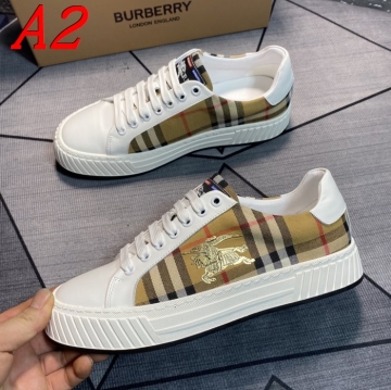 BURBERRY スニーカー夏の海辺に！サンダル感覚で履けるスリッポン  