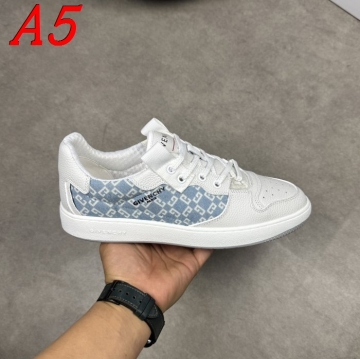 GIVENCHY スニーカー【春夏新作】透明感デザインで涼やかコーデ  