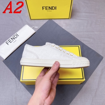 FENDI スニーカー雨の日も安心★撥水機能付き通学シューズ  