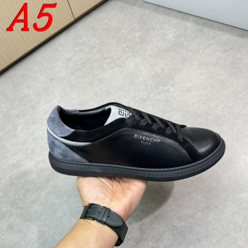 GIVENCHY スニーカー学生男子の定番！汚れにくいダークカラー  
