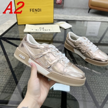 FENDI スニーカー彼女へのプレゼントに♪可愛いパステルカラー  