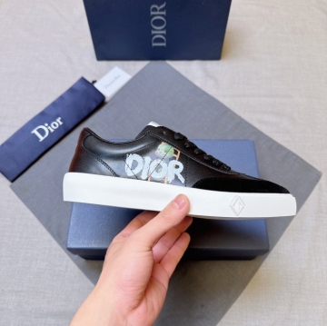 DIOR スニーカーコスパ最強！長く愛用できる耐久性