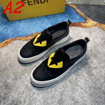 FENDI スニーカーユニセックスで共有！カップルコーデに最適  