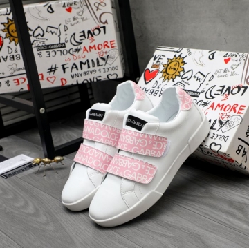 DOLCE＆GABBANA スニーカー学生男子の定番！汚れにくいダークカラー