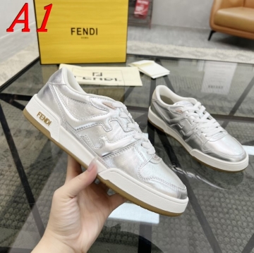 FENDI スニーカー彼女へのプレゼントに♪可愛いパステルカラー  