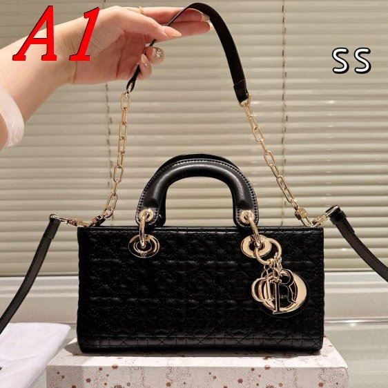 2025 なめらか ショルダーバッグ/ハンドバッグ DIOR  ディオール   22CM