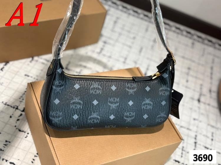 2025 プレイフル ショルダーバッグ/ショルダーバッグ MCM  エムシーエム   26CM