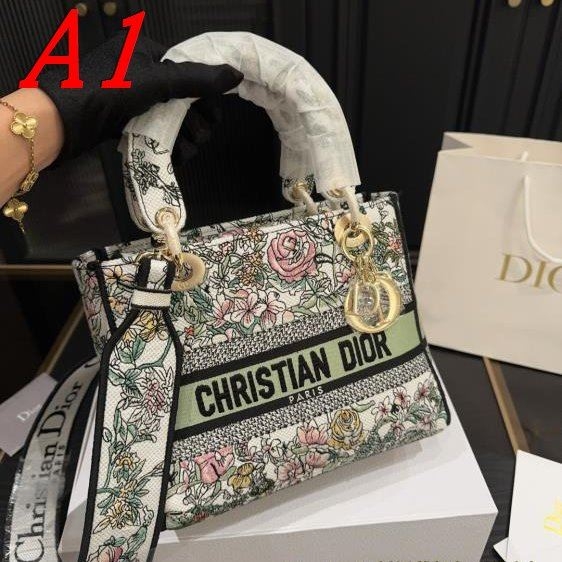 2025 軽量 ショルダーバッグ/ハンドバッグ DIOR  ディオール   26CM