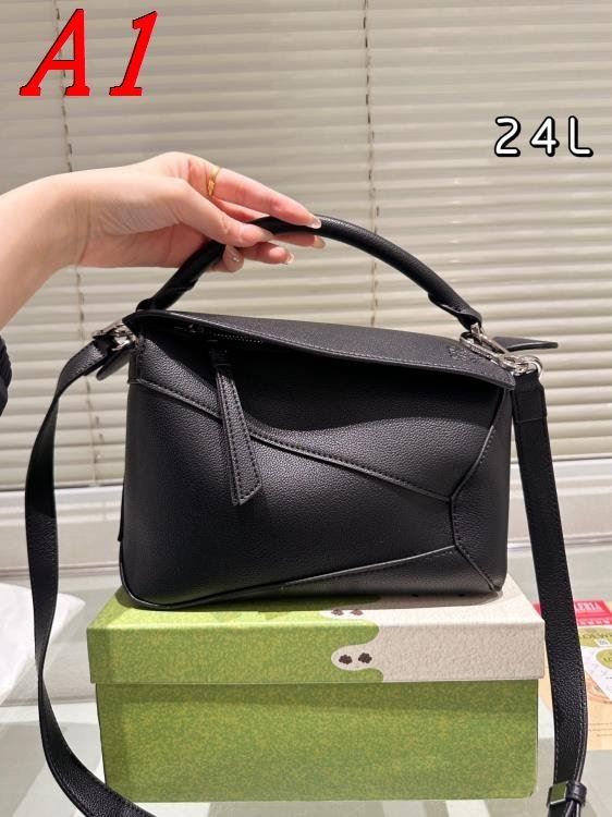 2025 魅力的 ショルダーバッグ/ハンドバッグ LOEWE  ロエベ   24CM