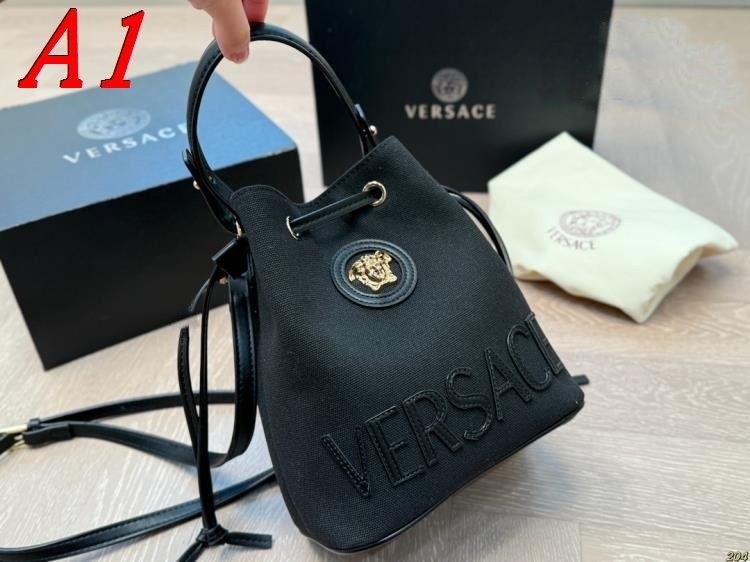 2025 クラシック ショルダーバッグ/ハンドバッグ VERSACE  ヴェルサーチ   20CM