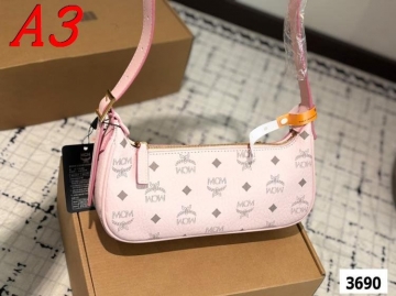 2025 プレイフル ショルダーバッグ/ショルダーバッグ MCM  エムシーエム   26CM