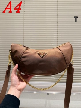 2025 ワクワクする ショルダーバッグ/ショルダーバッグ PRADA  プラダ   30CM