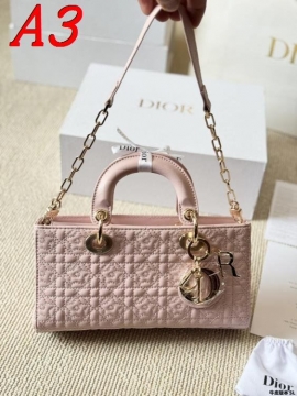 2025 バランスが良い ショルダーバッグ/ハンドバッグ DIOR  ディオール   22CM