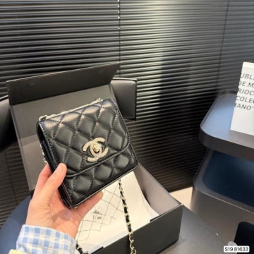 2025 コレクターズアイテム ショルダーバッグ/ショルダーバッグ CHANEL  シャネル   12CM