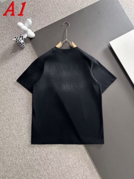  BALENCIAGAバレンシアガ 2025新作   ラウンドネック 半袖Tシャツ   セレブ愛用