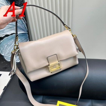 2025 マニッシュ ショルダーバッグ/ショルダーバッグ FENDI  フェンデ...