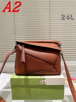 2025 魅力的 ショルダーバッグ/ハンドバッグ LOEWE  ロエベ   24CM
