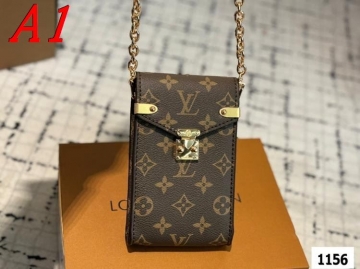 2025 コレクターズアイテム スマホケース LOUIS VUITTON  ルイヴィトン   10CM