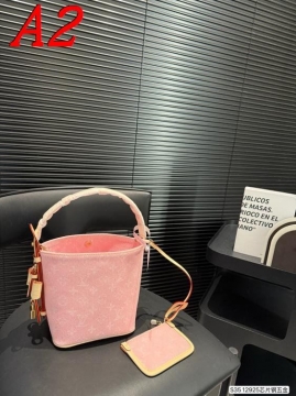 2025 耐久性がある わきの下包み LOUIS VUITTON  ルイヴィトン   17CM