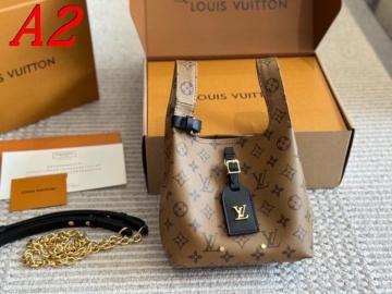 2025 機能的な ショルダーバッグ/ハンドバッグ LOUIS VUITTON  ルイヴィトン   18CM