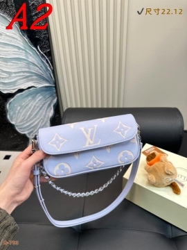 2025 センシュアル ショルダーバッグ/ショルダーバッグ LOUIS VUITTON  ルイヴィトン   22CM