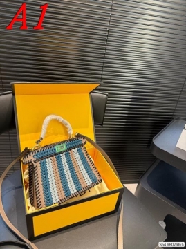 2025 カジュアル ショルダーバッグ/ハンドバッグ FENDI  フェンデイ ...