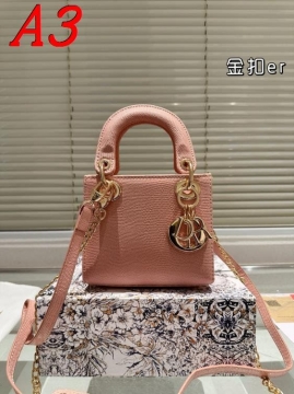 2025 完成度が高い ショルダーバッグ/ハンドバッグ DIOR  ディオール   18CM