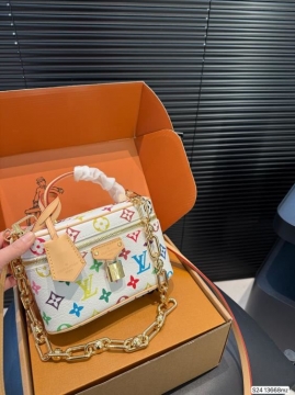 2025 ナチュラル 化粧ポーチ LOUIS VUITTON  ルイヴィトン   19CM