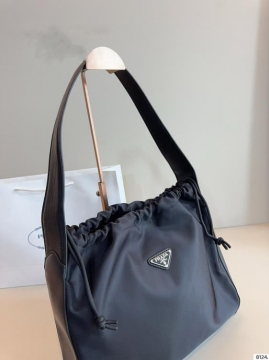 2025 オールシーズン ハンドバッグ PRADA  プラダ   36CM