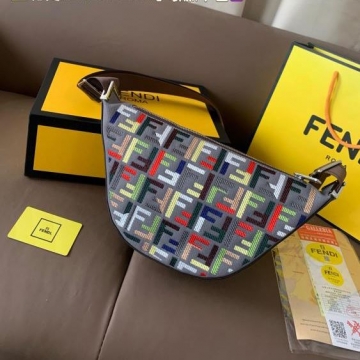 2025 ロマンチック わきの下包み FENDI  フェンデイ   30CM