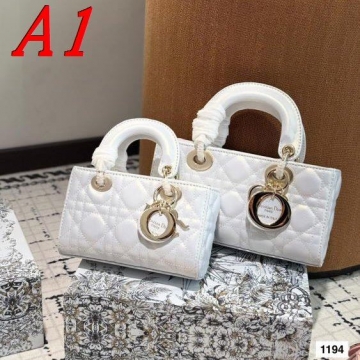 2025 スタイリッシュ ショルダーバッグ/ハンドバッグ DIOR  ディオール   22CM