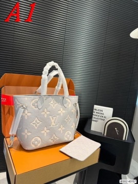 2025 しなやか ショルダーバッグ/ハンドバッグ LOUIS VUITTON  ルイヴィトン   33CM