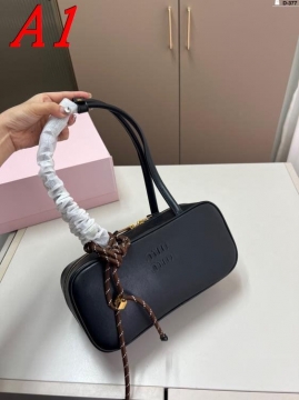 2025 サラッとした ハンドバッグ MCM  エムシーエム   28CM
