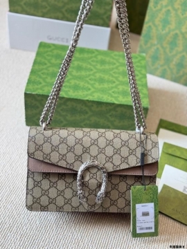 2025 機能的な ショルダーバッグ/ショルダーバッグ GUCCI  グッチ   25CM