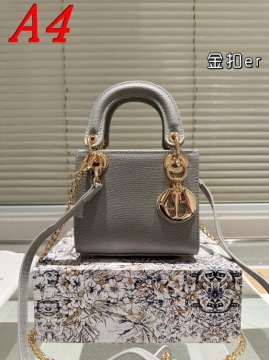 2025 完成度が高い ショルダーバッグ/ハンドバッグ DIOR  ディオール   18CM