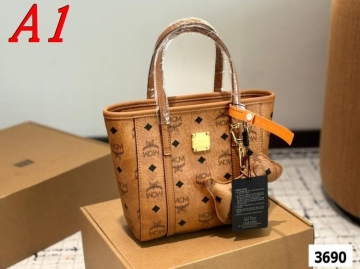 2025 機能的な ショルダーバッグ/ハンドバッグ MCM  エムシーエム   20CM