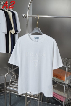  PRADAプラダ 2025新作   ラウンドネック 半袖Tシャツ   コレクション