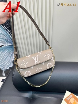 2025 センシュアル ショルダーバッグ/ショルダーバッグ LOUIS VUITTON  ルイヴィトン   22CM